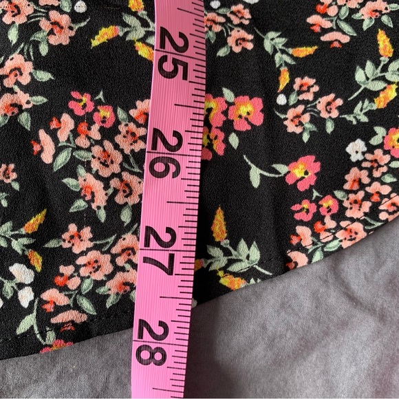 LOFT Plus Floral Print Flutter Shell Blouse - Size 18 - Picture 9 of 9